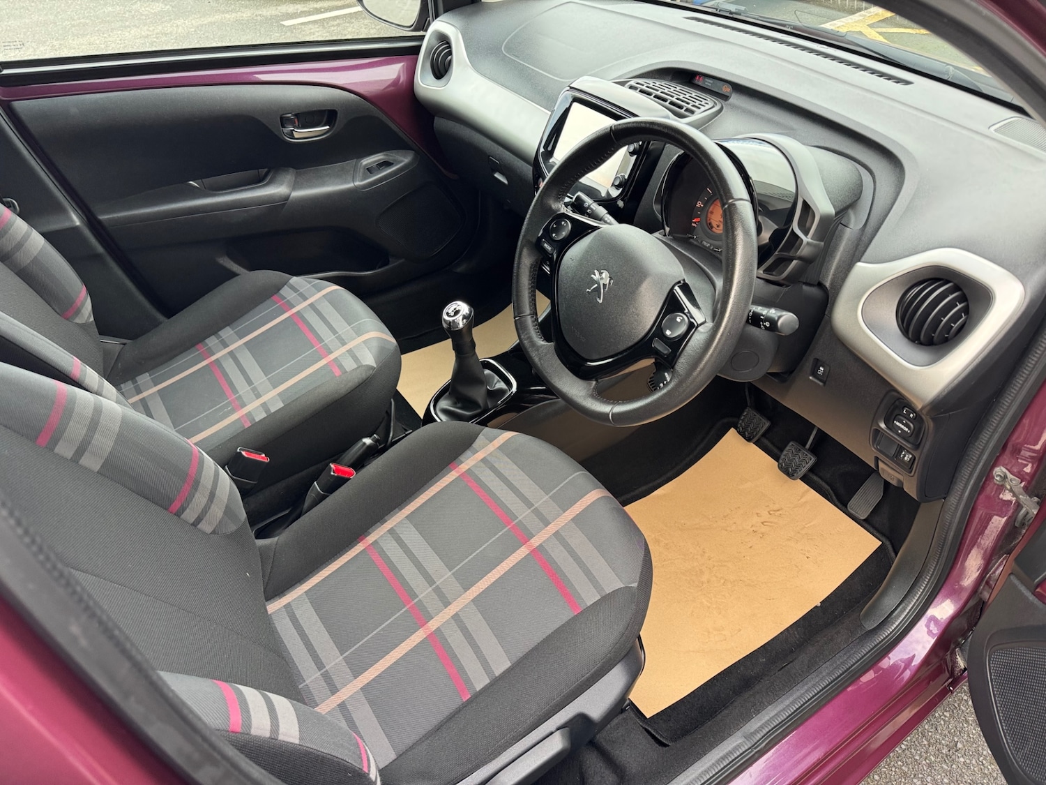 Used Peugeot 108 2015 for sale - 76583184: Photo 9