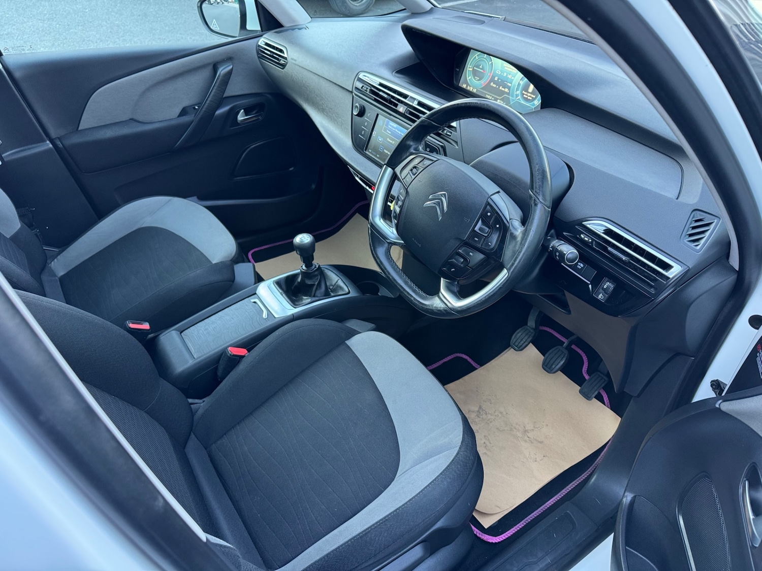 Used Citroen Grand C4 Picasso 2015 for sale - 77921459: Photo 9