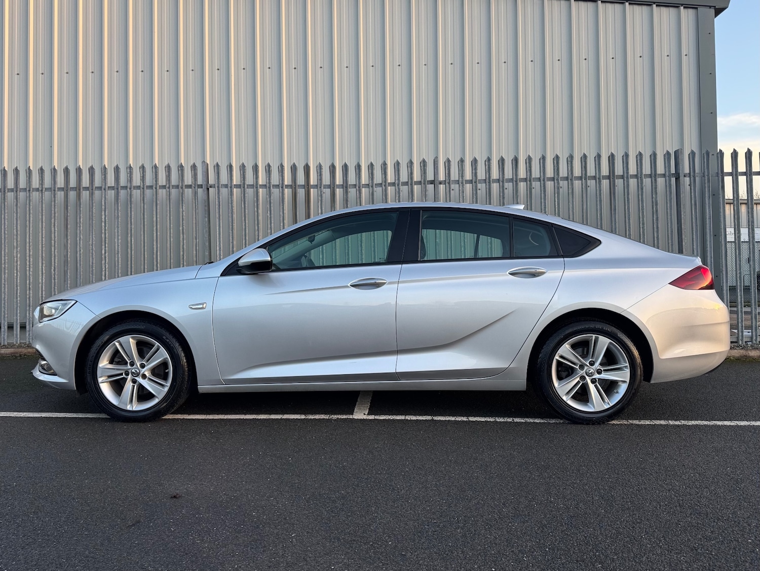 Used Vauxhall Insignia 2017 for sale - 77213279: Photo 8