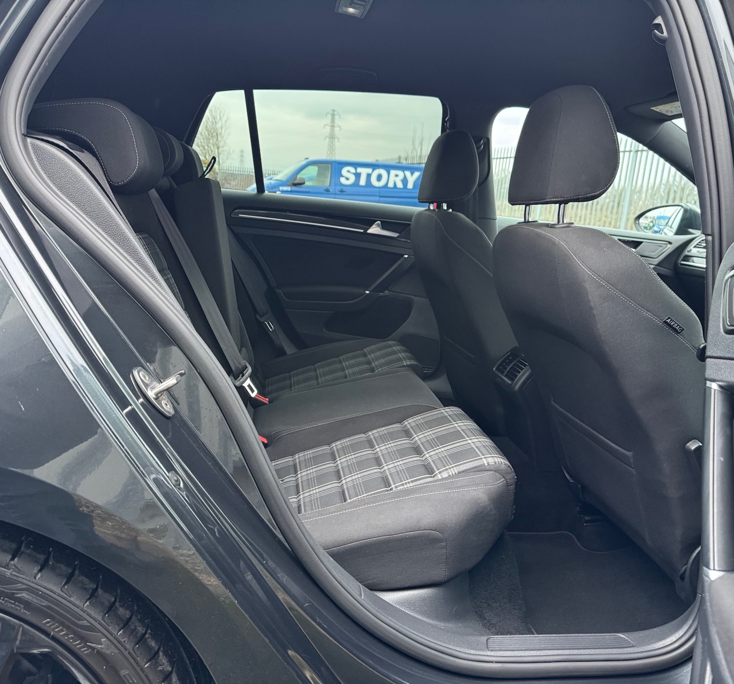 Used Volkswagen Golf 2016 for sale - 77038699: Photo 11