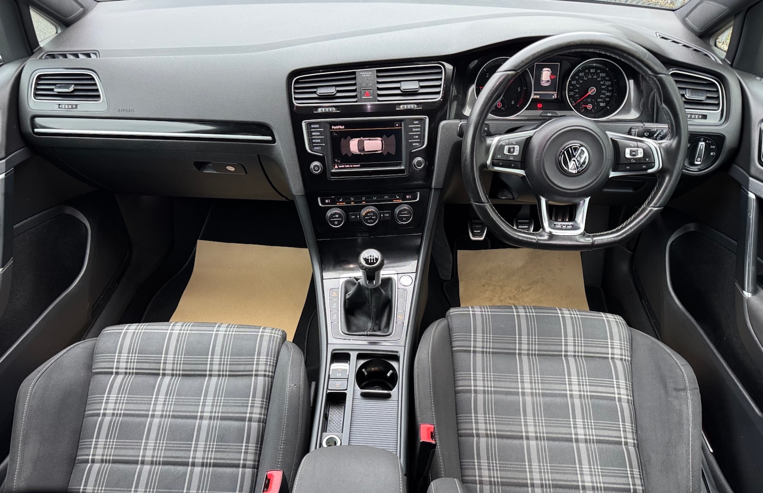 Used Volkswagen Golf 2016 for sale - 77038699: Photo 12