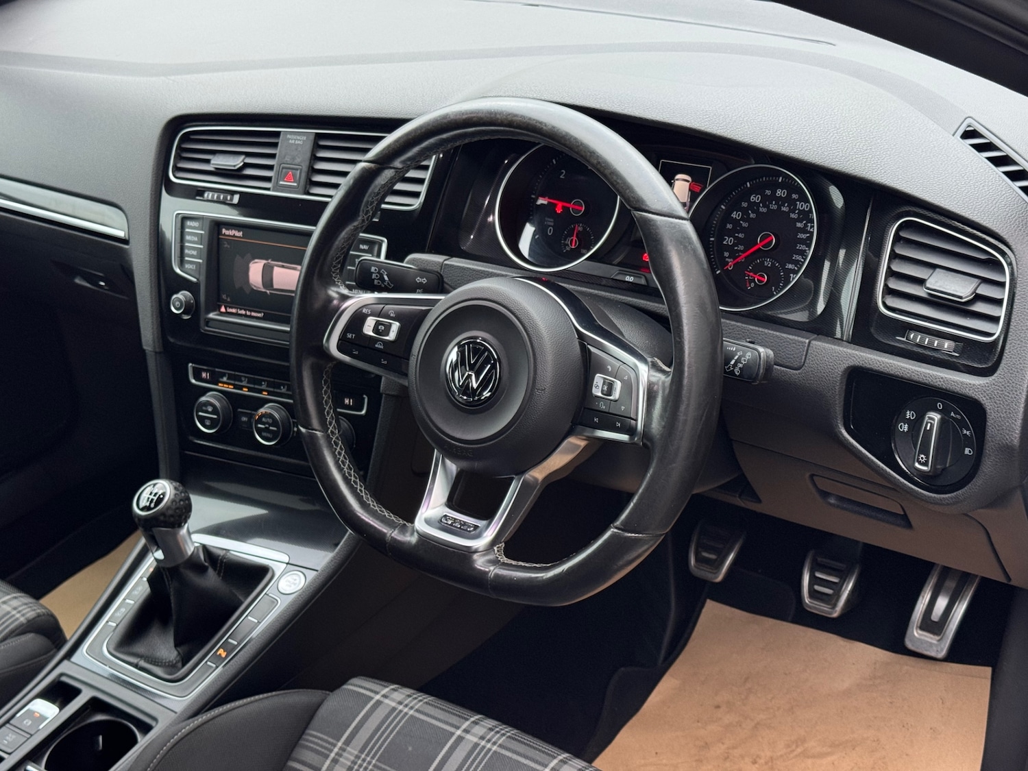 Used Volkswagen Golf 2016 for sale - 77038699: Photo 13