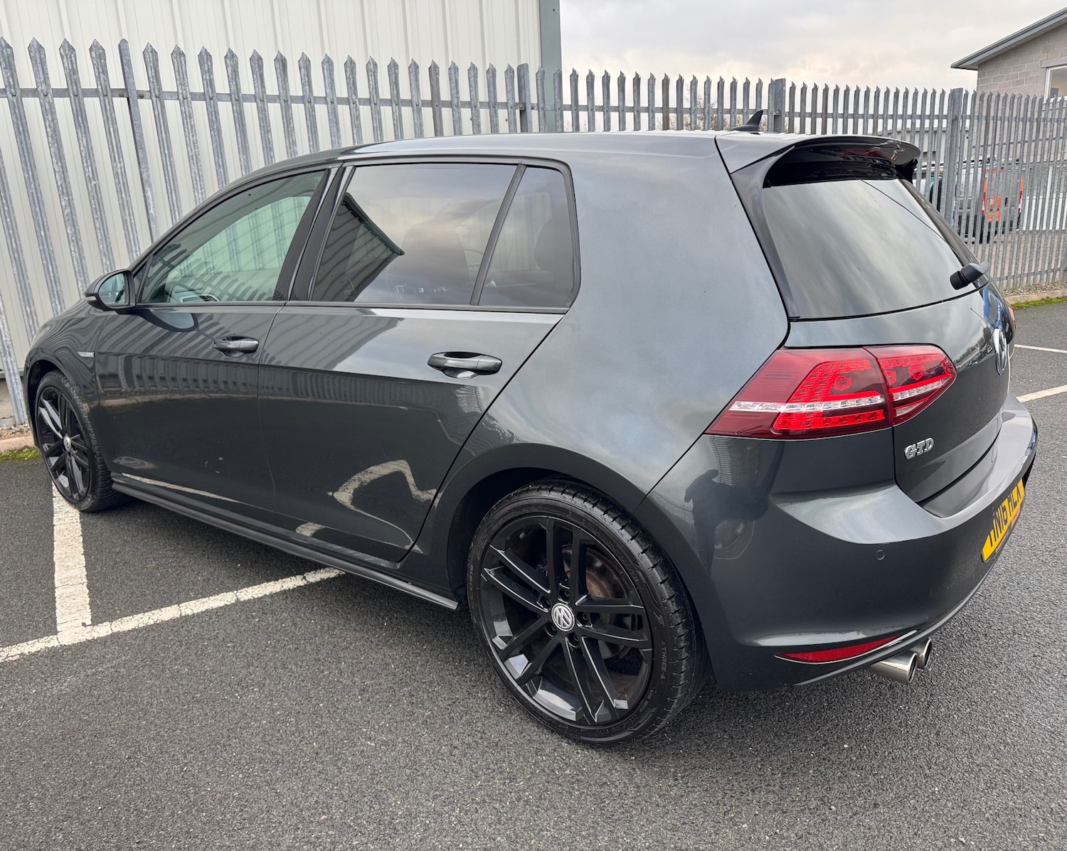 Used Volkswagen Golf 2016 for sale - 77038699: Photo 3