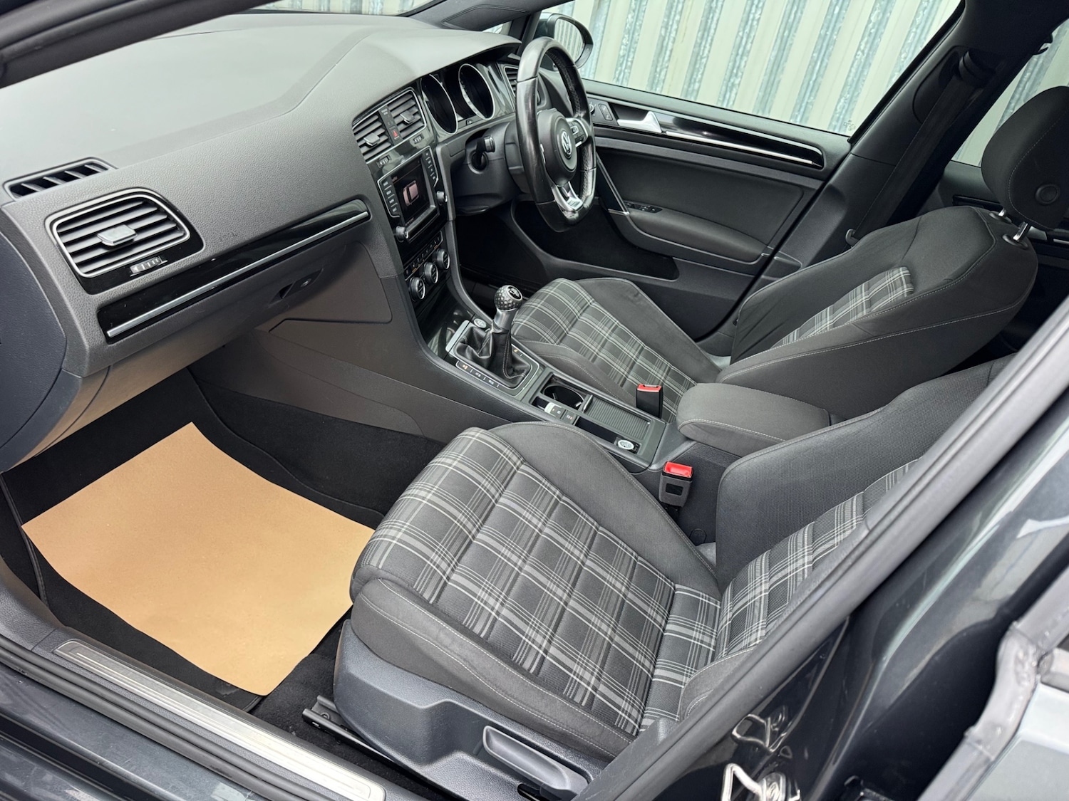 Used Volkswagen Golf 2016 for sale - 77038699: Photo 9