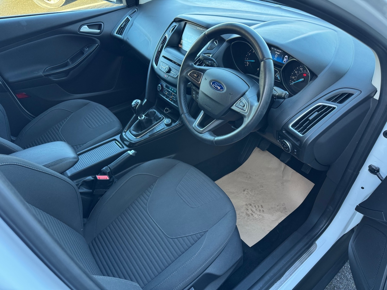 Used Ford Focus 2016 for sale - 76784709: Photo 9