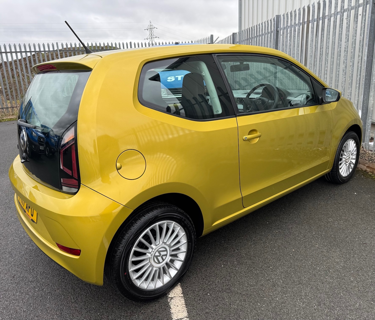 Used Volkswagen up! 2017 for sale - 77465850: Photo 5