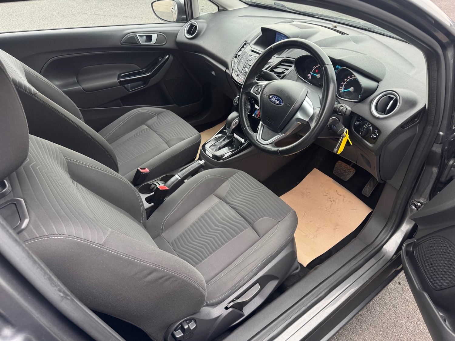 Used Ford Fiesta 2017 for sale - 77980800: Photo 9