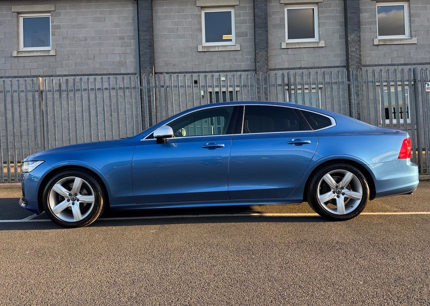 Used Volvo S90 2018 for sale - 77088350: Photo 8