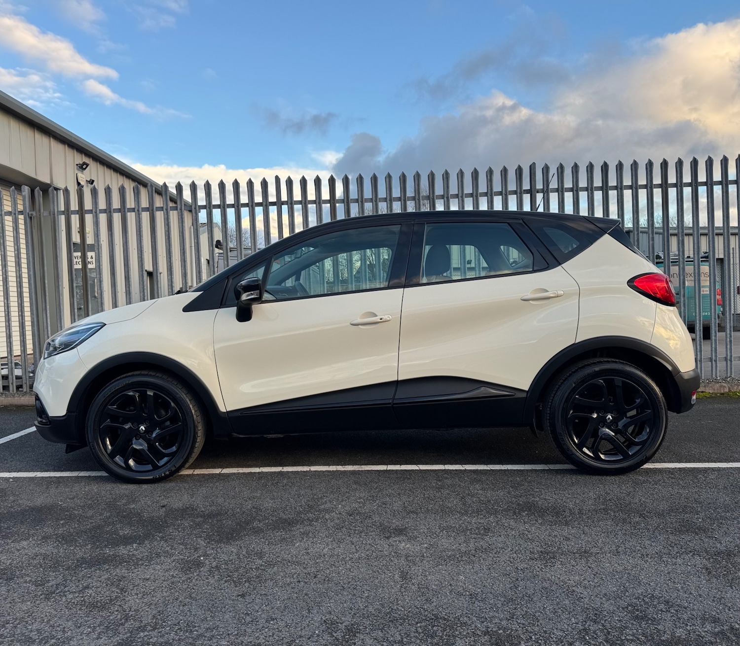 Used Renault Captur 2013 for sale - 77572509: Photo 8