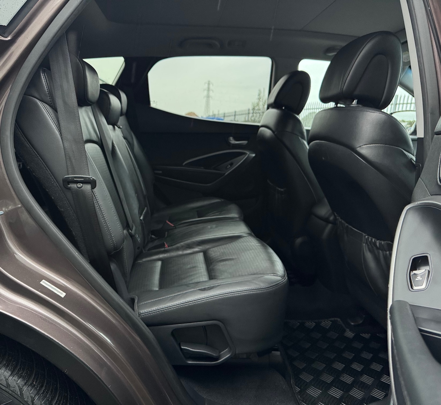 Used Hyundai Santa Fe 2015 for sale - 76418085: Photo 12