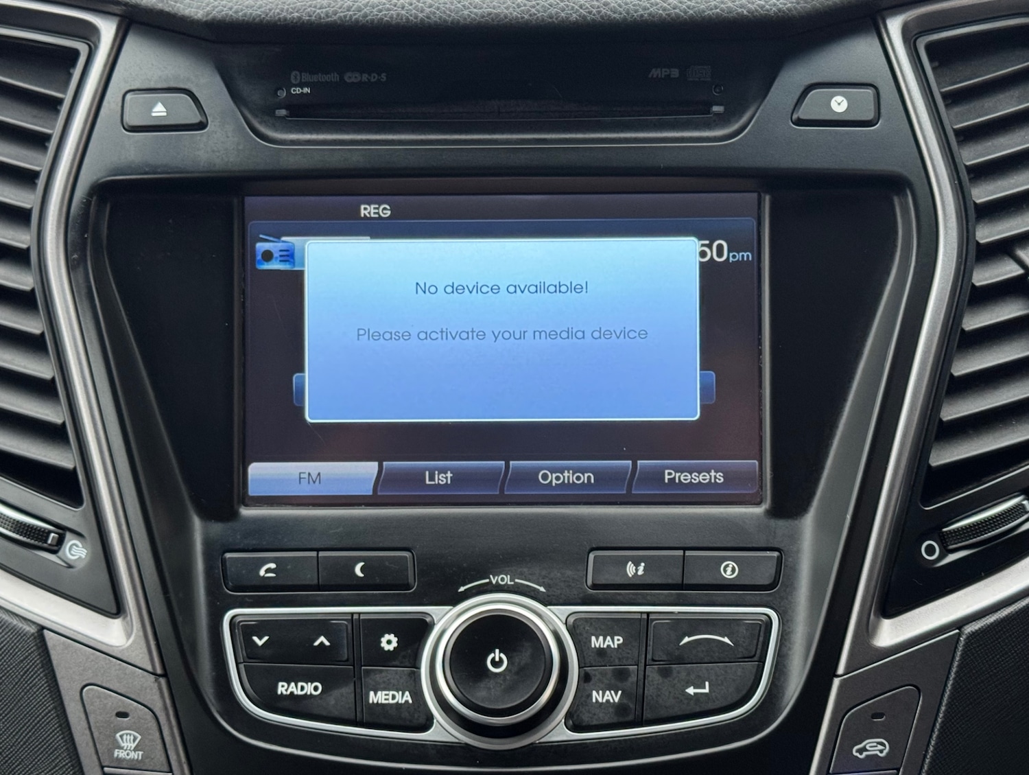 Used Hyundai Santa Fe 2015 for sale - 76418085: Photo 19