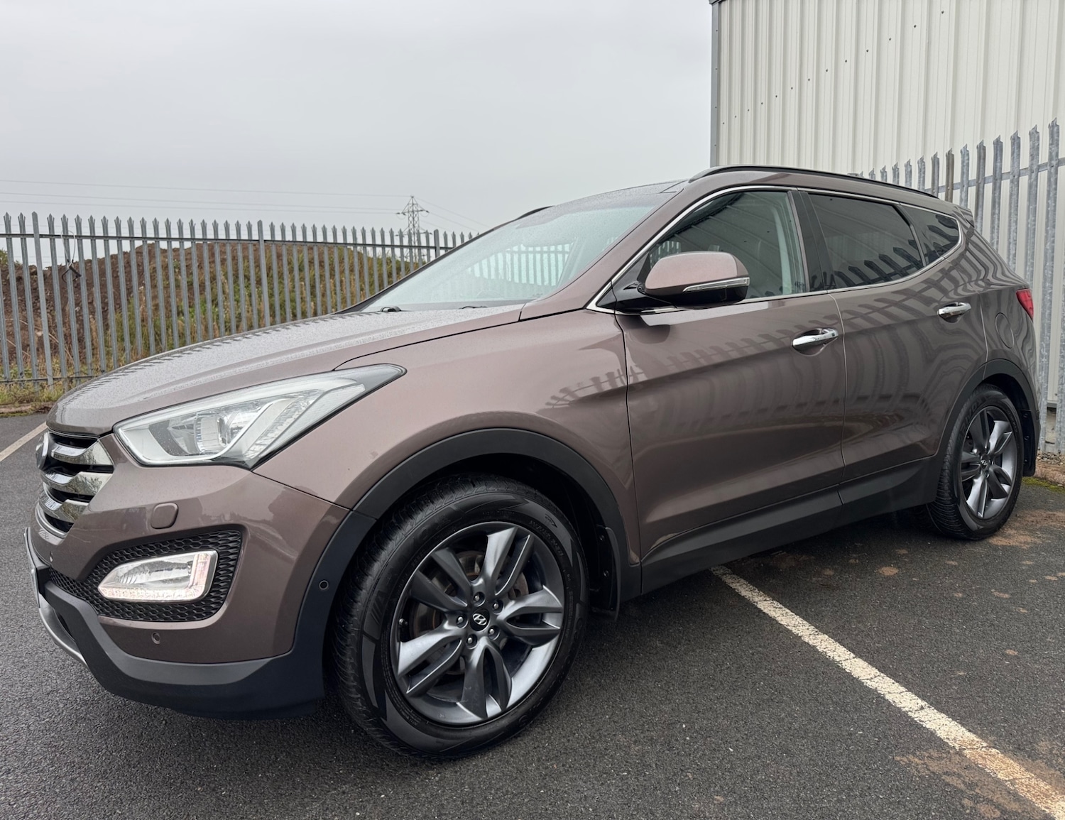 Used Hyundai Santa Fe 2015 for sale - 76418085: Photo 2