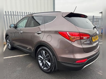 Used Hyundai Santa Fe 2015 for sale - 76418085: Photo