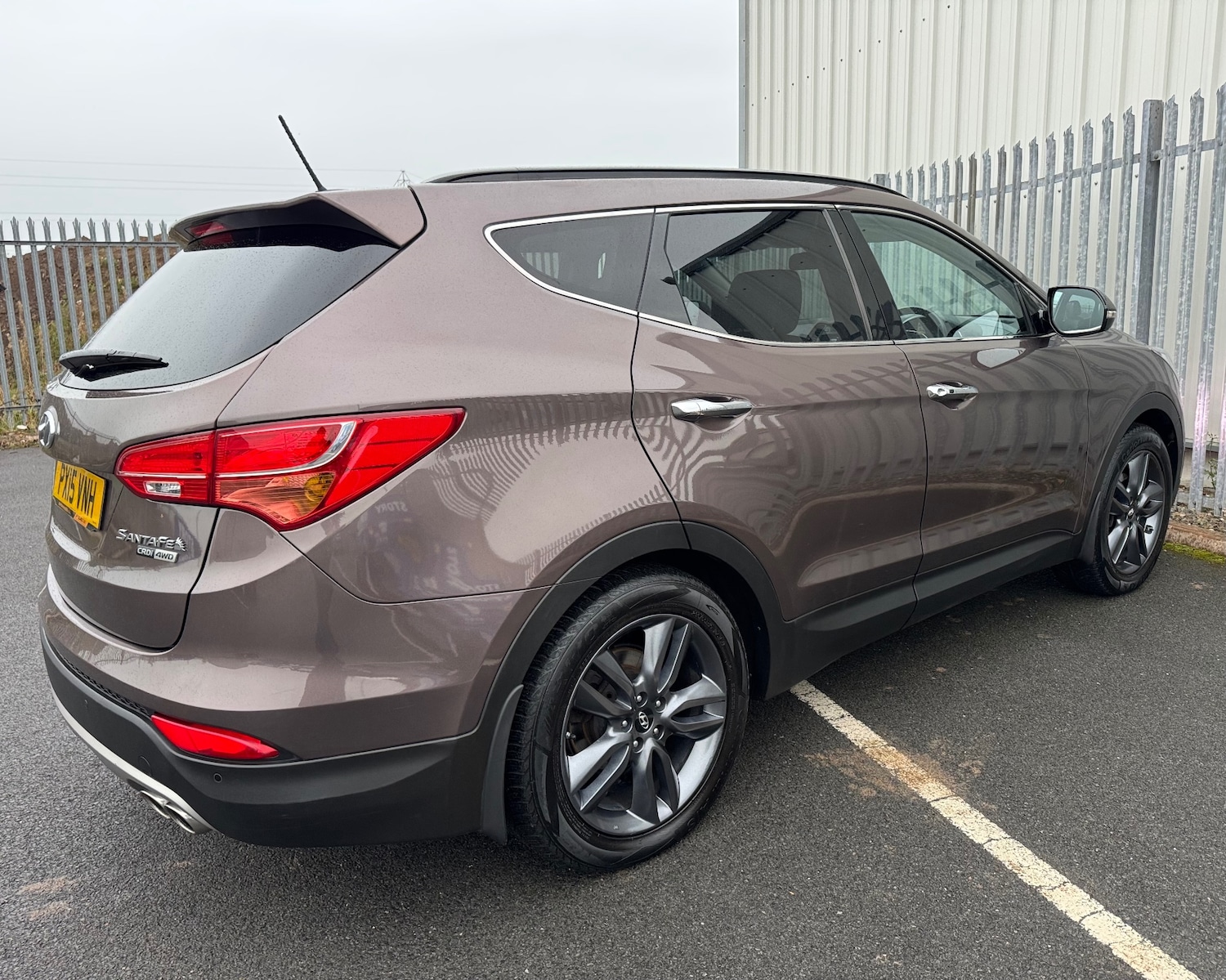 Used Hyundai Santa Fe 2015 for sale - 76418085: Photo 5