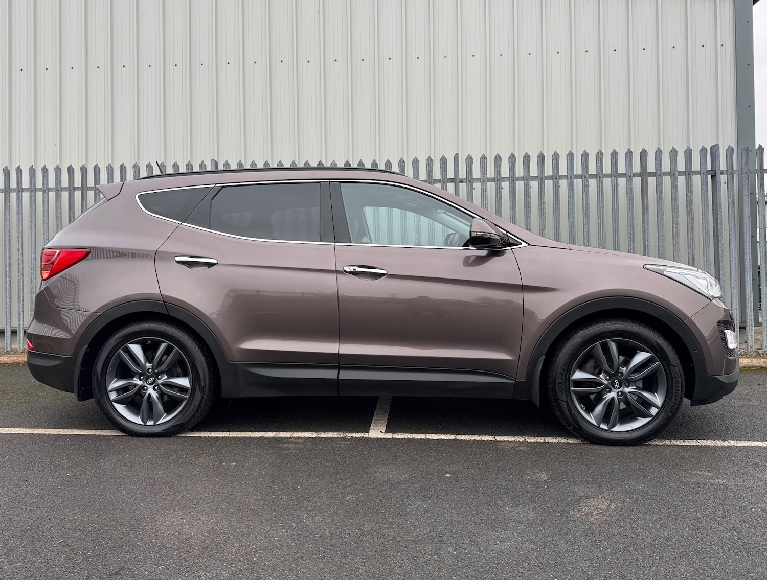 Used Hyundai Santa Fe 2015 for sale - 76418085: Photo 7