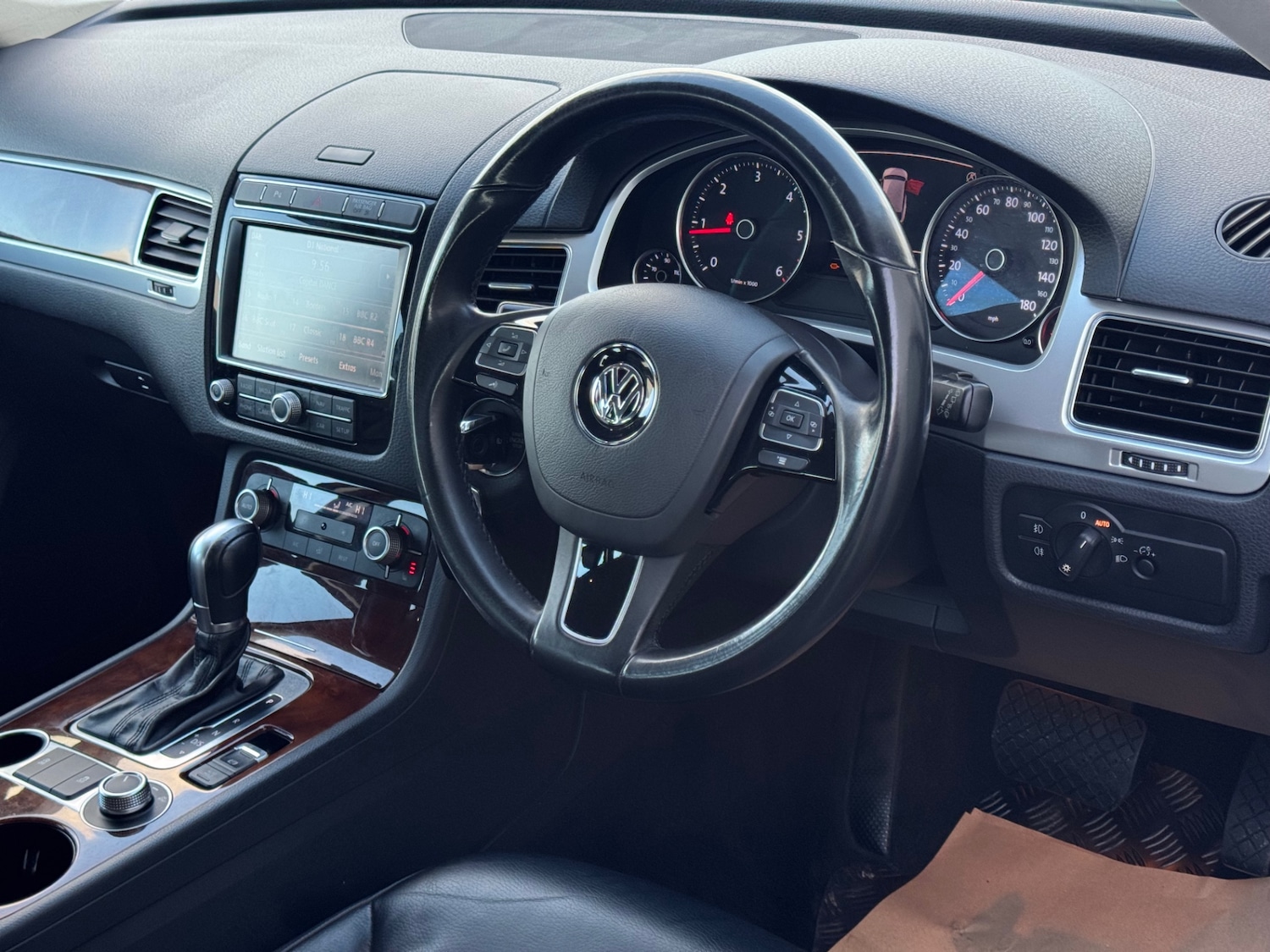 Used Volkswagen Touareg 2015 for sale - 76785366: Photo 14