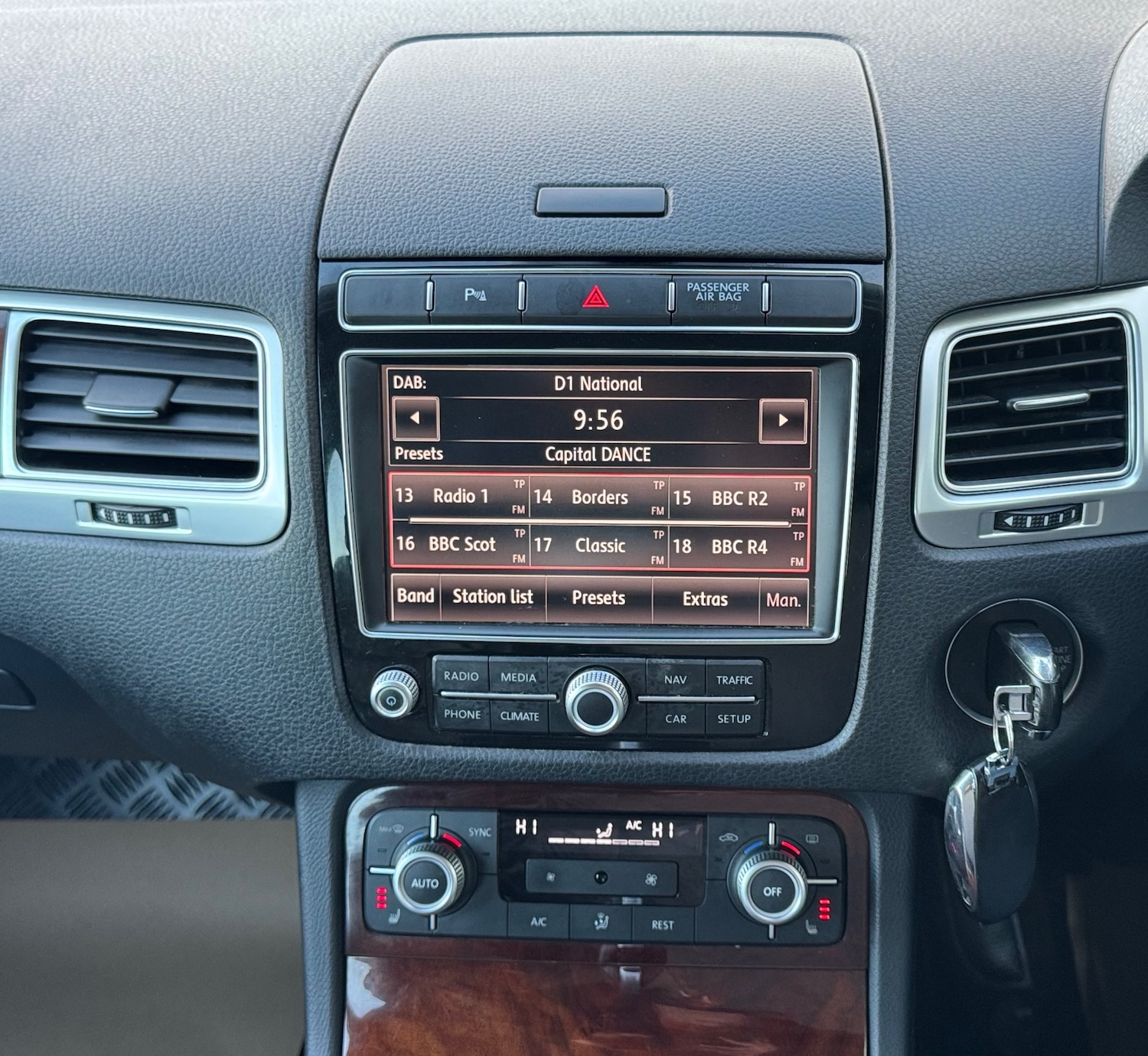 Used Volkswagen Touareg 2015 for sale - 76785366: Photo 15