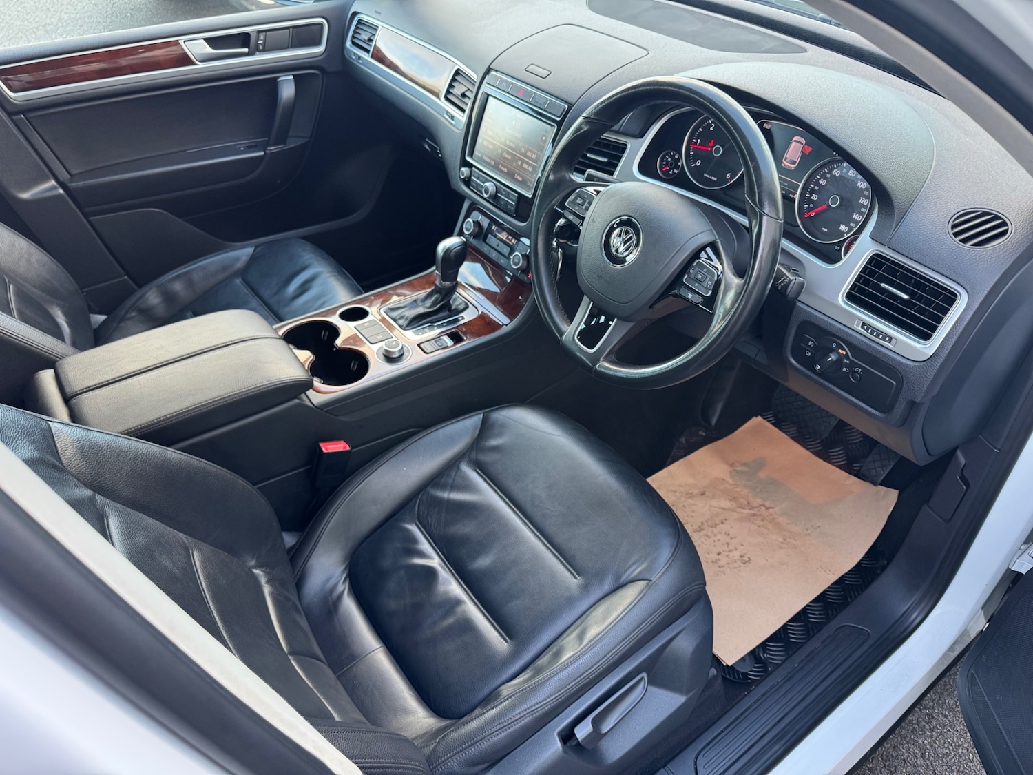 Used Volkswagen Touareg 2015 for sale - 76785366: Photo 9