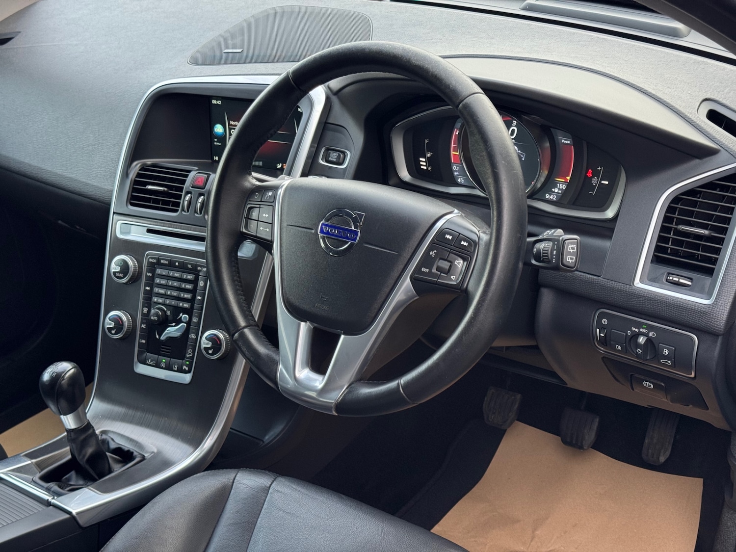 Used Volvo XC60 2015 for sale - 76357847: Photo 14