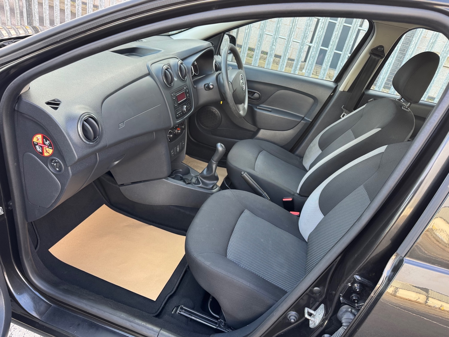 Used Dacia Sandero 2015 for sale - 77791218: Photo 10