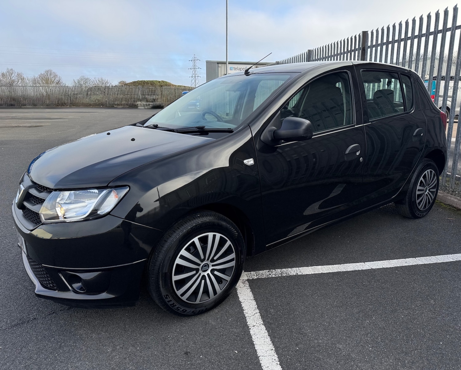 Used Dacia Sandero 2015 for sale - 77791218: Photo 2
