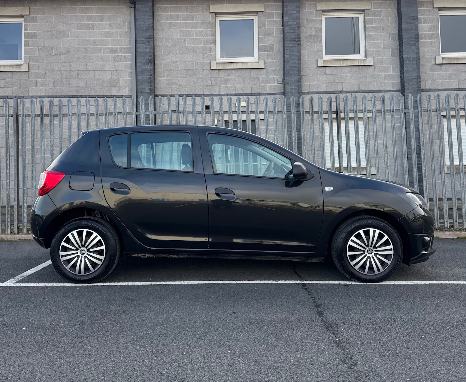 Used Dacia Sandero 2015 for sale - 77791218: Photo 7