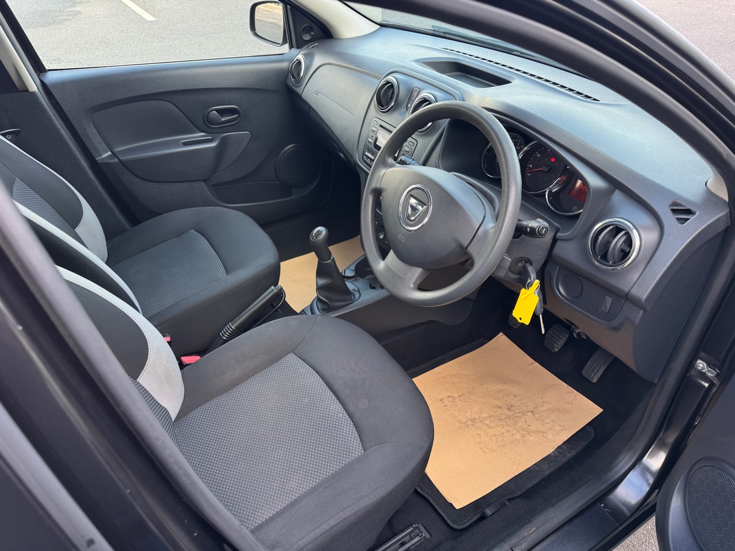 Used Dacia Sandero 2015 for sale - 77791218: Photo 9