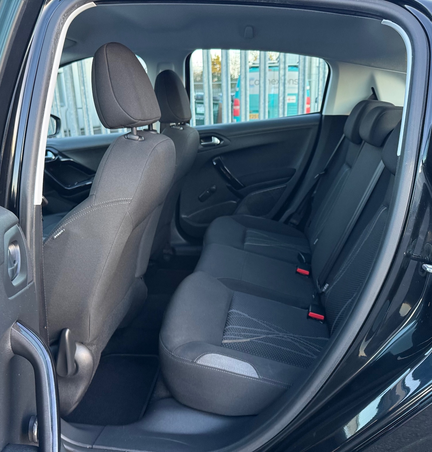 Used Peugeot 208 2014 for sale - 77548036: Photo 11