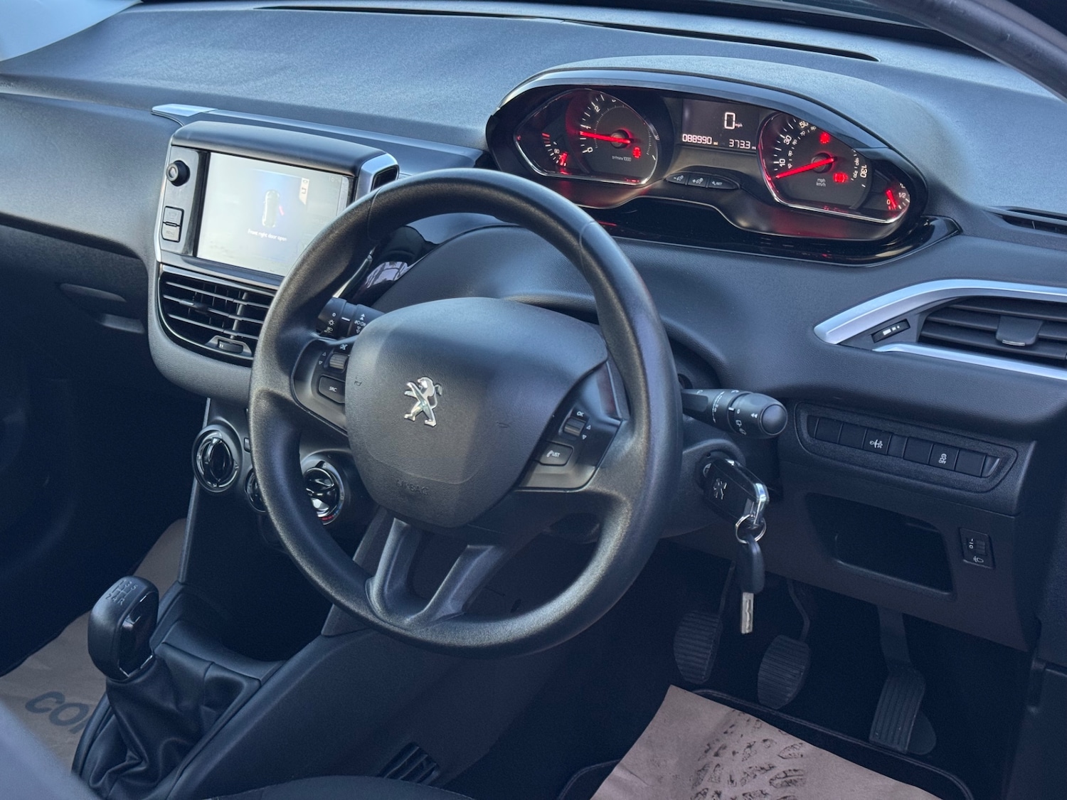 Used Peugeot 208 2014 for sale - 77548036: Photo 14