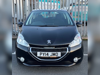 Used Peugeot 208 2014 for sale - 77548036: Photo