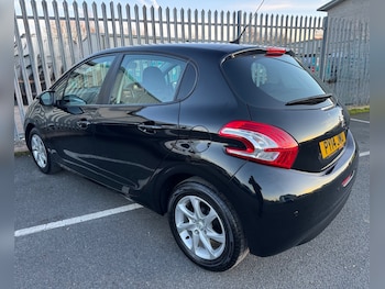 Used Peugeot 208 2014 for sale - 77548036: Photo