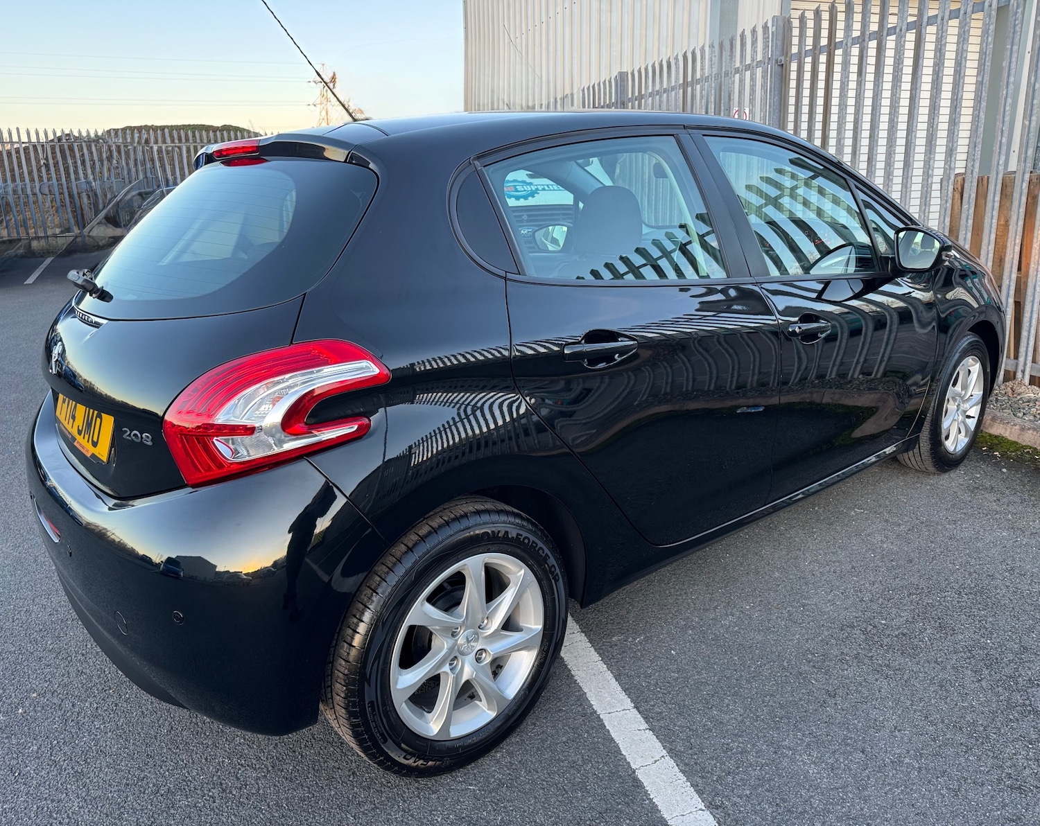 Used Peugeot 208 2014 for sale - 77548036: Photo 5