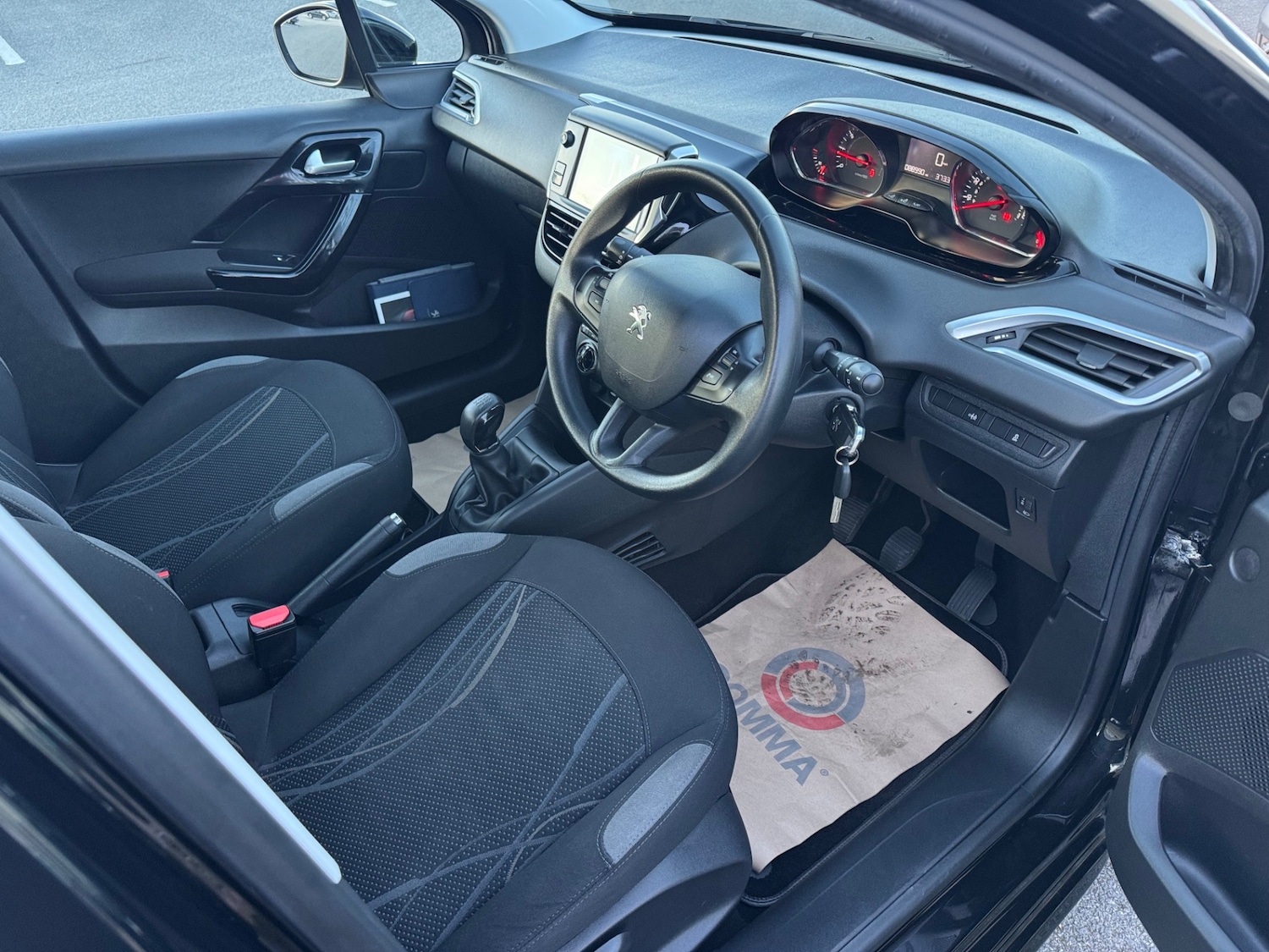 Used Peugeot 208 2014 for sale - 77548036: Photo 9