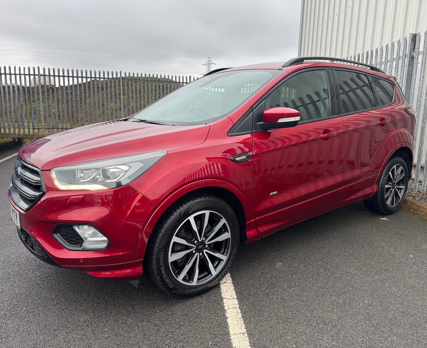 Used Ford Kuga 2017 for sale - 77805332: Photo 2