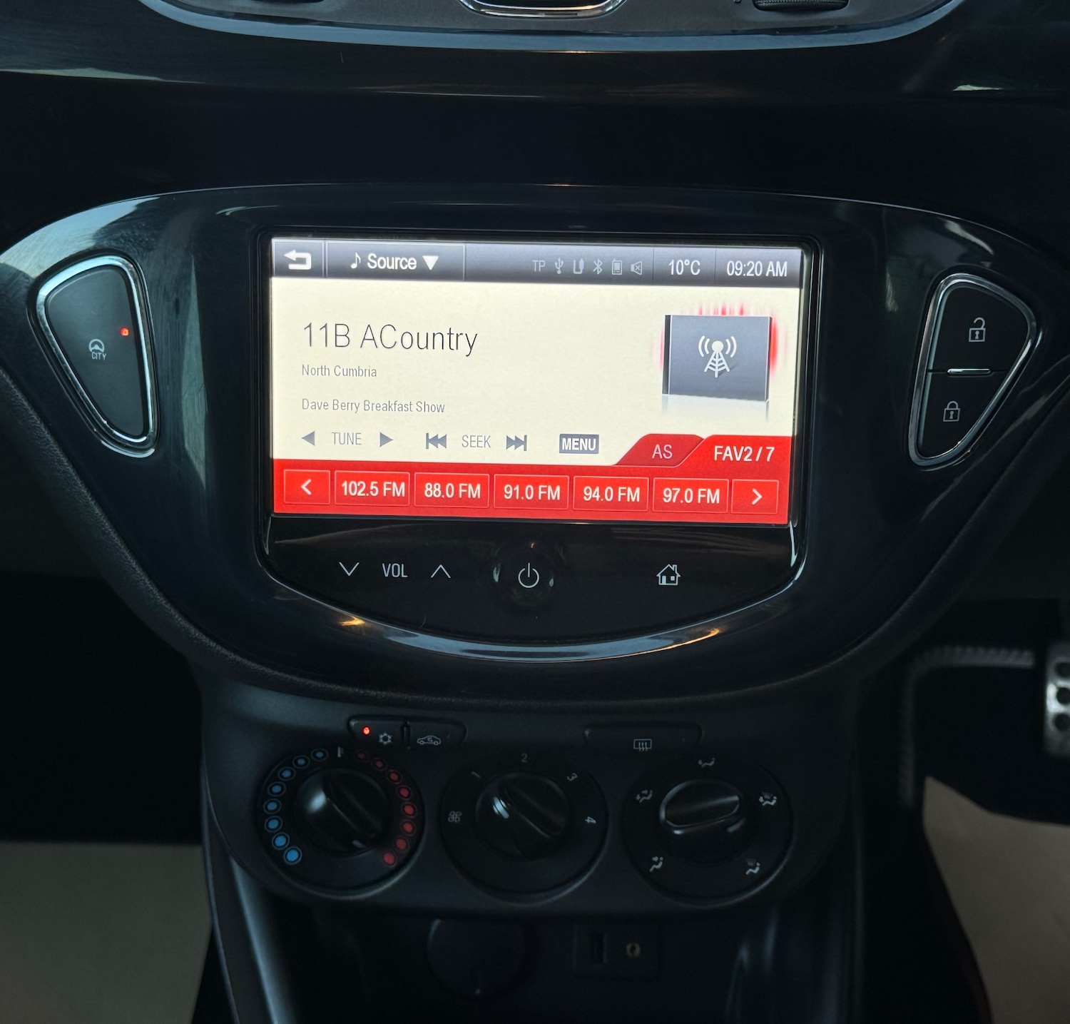 Used Vauxhall Corsa 2015 for sale - 77264216: Photo 15