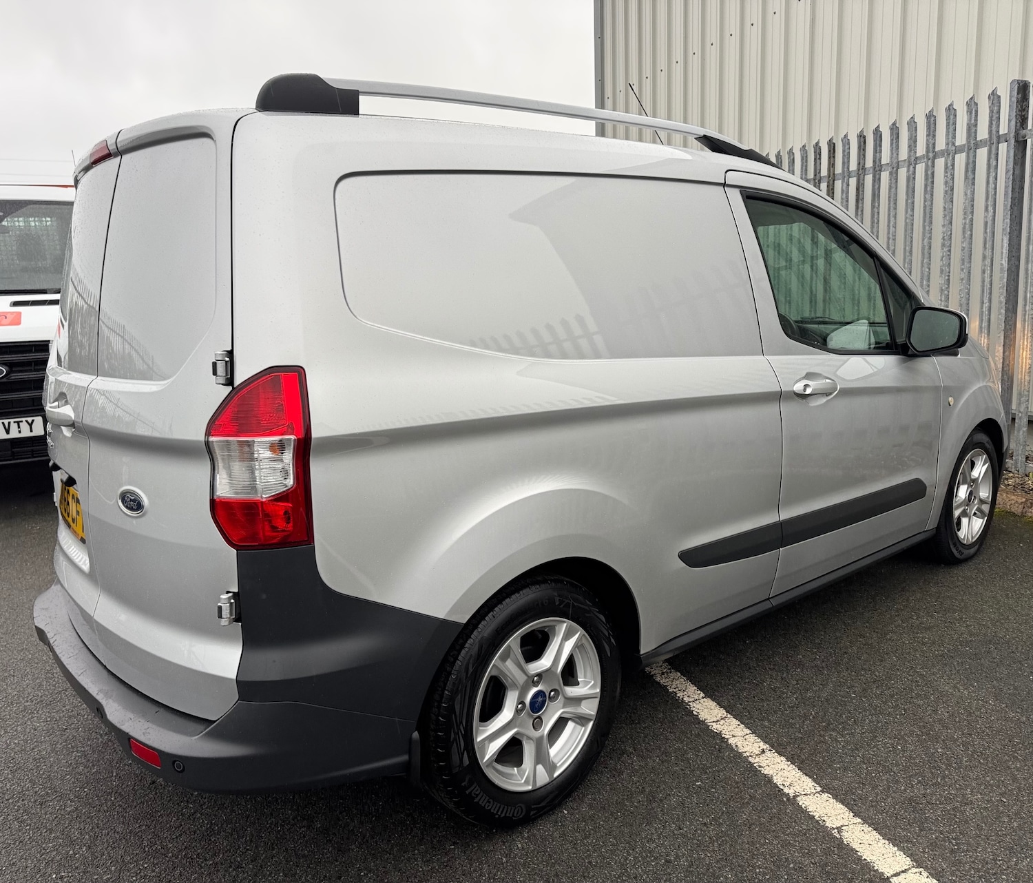 Used Ford Transit Courier 2016 for sale - 76740795: Photo 5