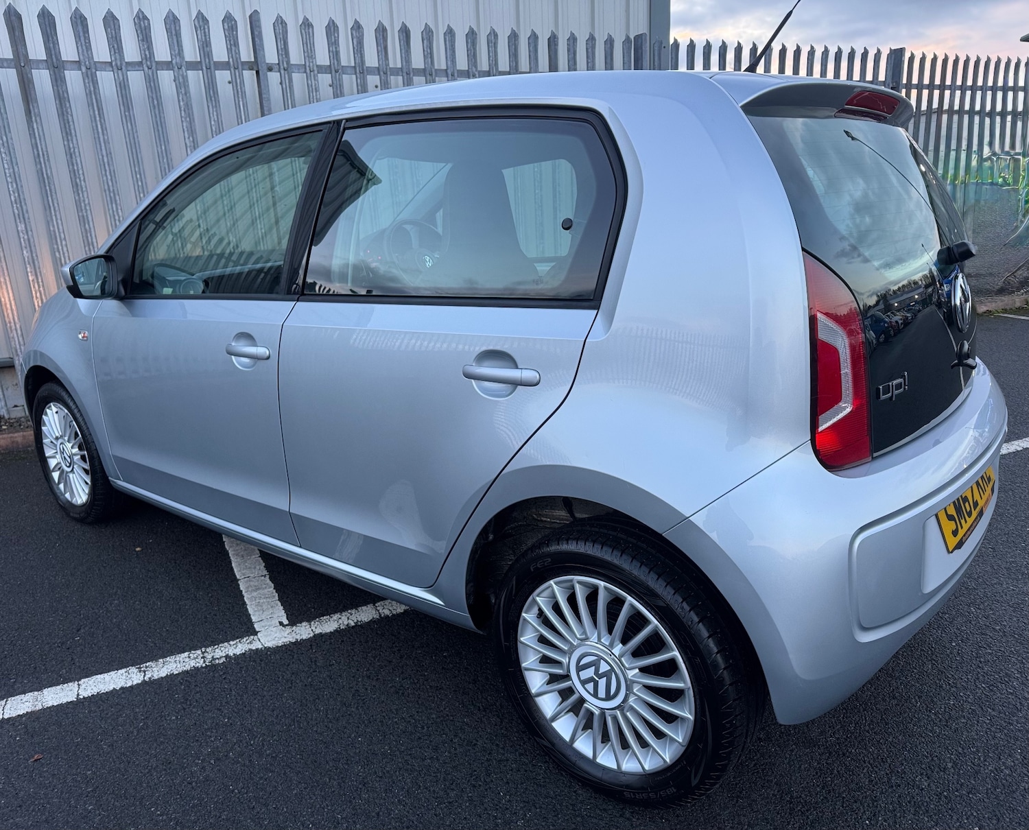 Used Volkswagen up! 2012 for sale - 77201432: Photo 4