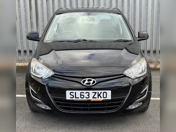 Used Hyundai i20 2013 for sale - 76396712: Photo