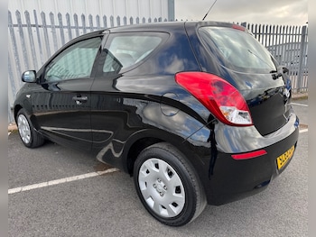 Used Hyundai i20 2013 for sale - 76396712: Photo