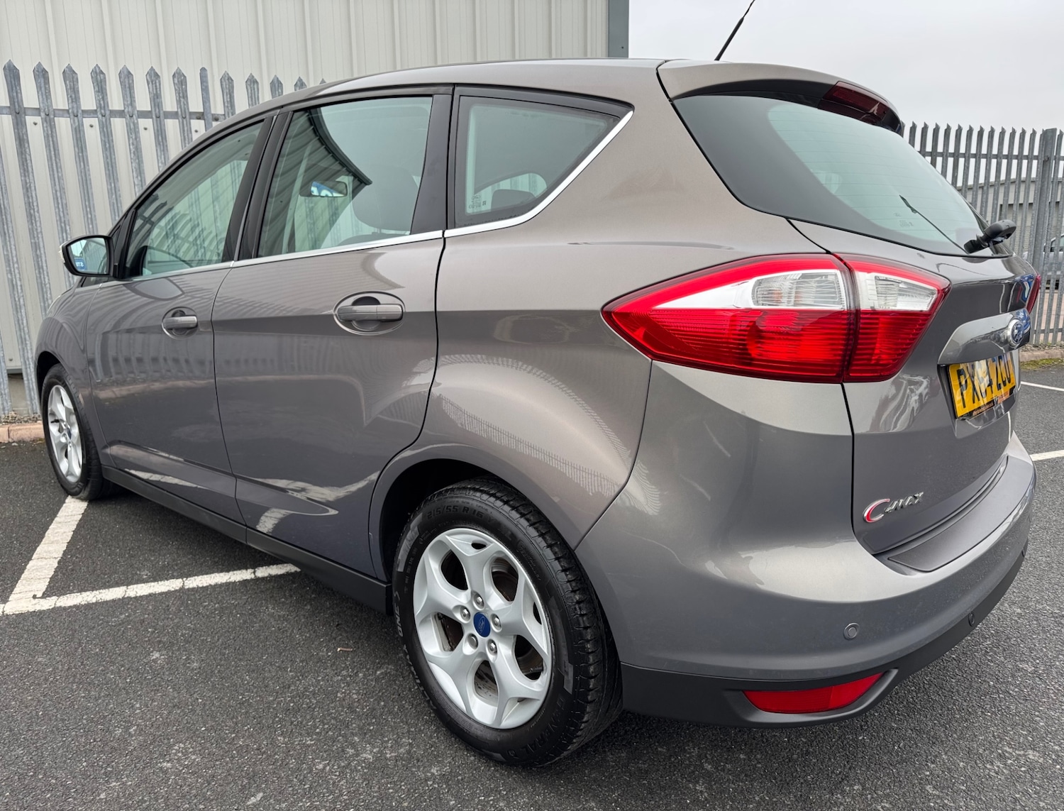 Used Ford C-Max 2014 for sale - 76266305: Photo 4