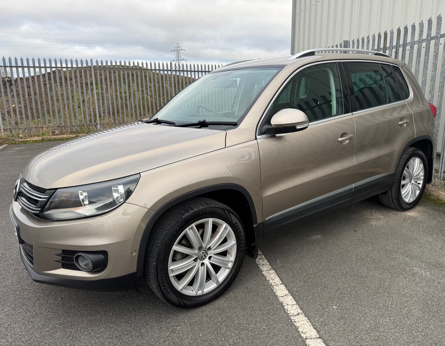 Used Volkswagen Tiguan 2015 for sale - 77055721: Photo 2