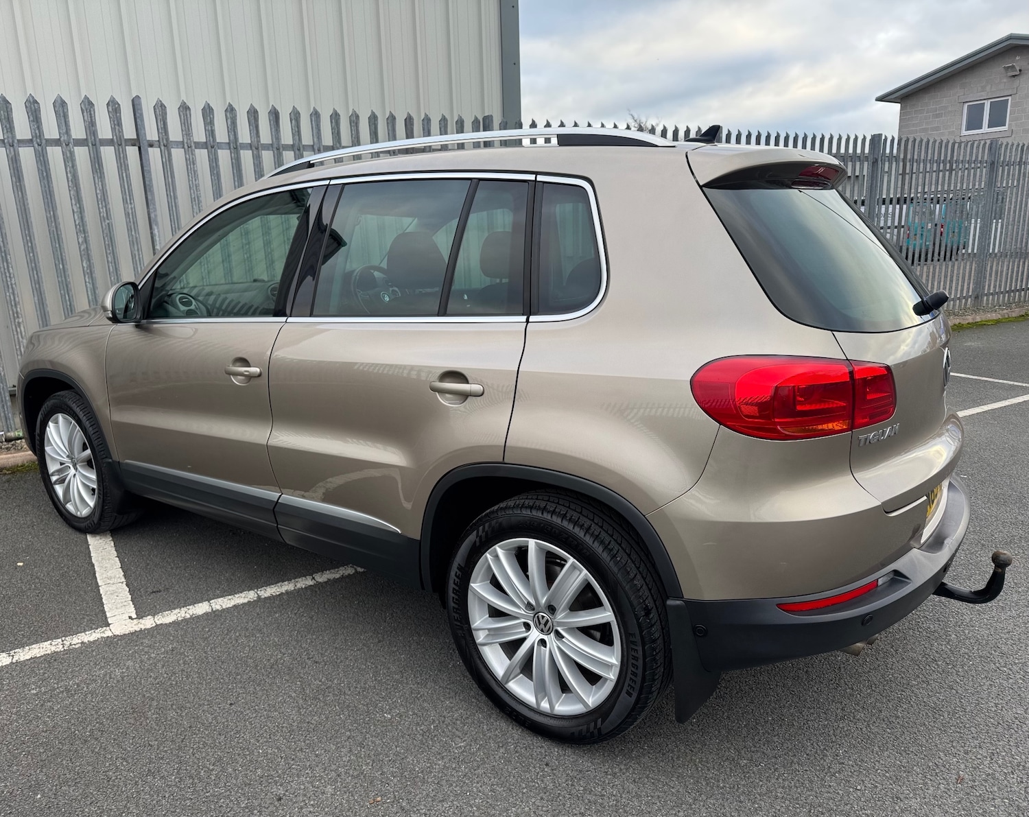 Used Volkswagen Tiguan 2015 for sale - 77055721: Photo 4