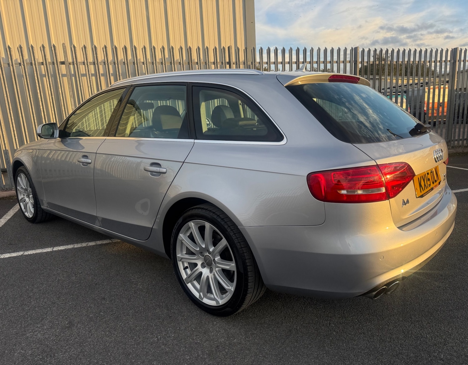 Used Audi A4 2015 for sale - 76358337: Photo 4