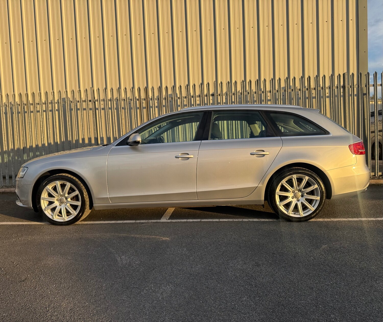 Used Audi A4 2015 for sale - 76358337: Photo 8