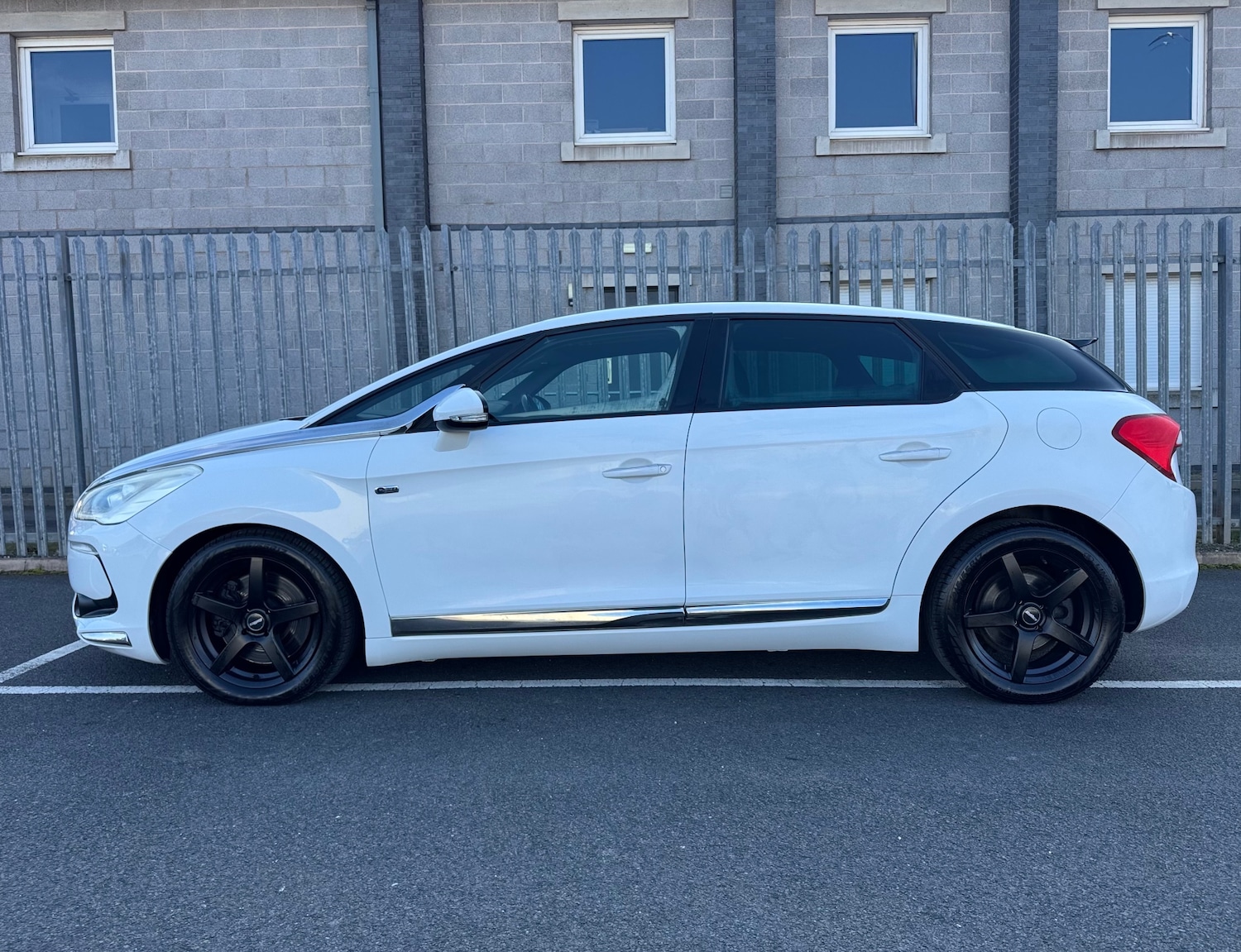 Used Citroen DS5 2013 for sale - 77797305: Photo 8