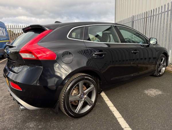 Used Volvo V40 2014 for sale - 76322543: Photo 5