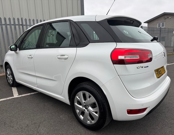 Used Citroen C4 Picasso 2015 for sale - 76185888: Photo 4