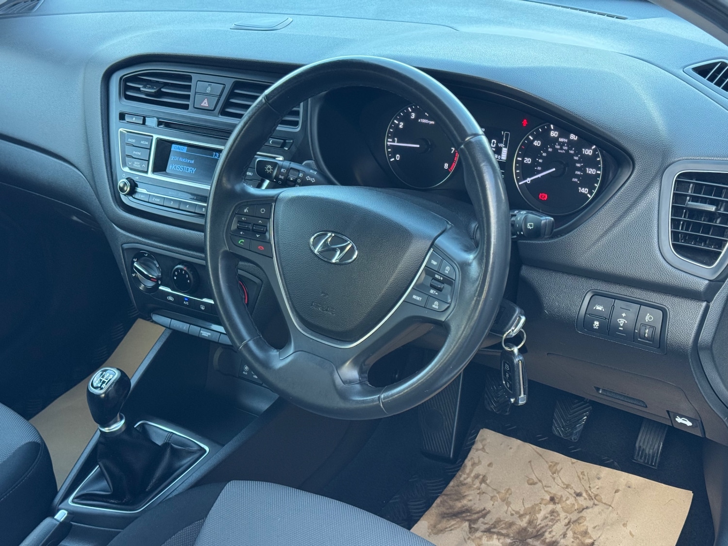 Used Hyundai i20 2017 for sale - 76847035: Photo 14