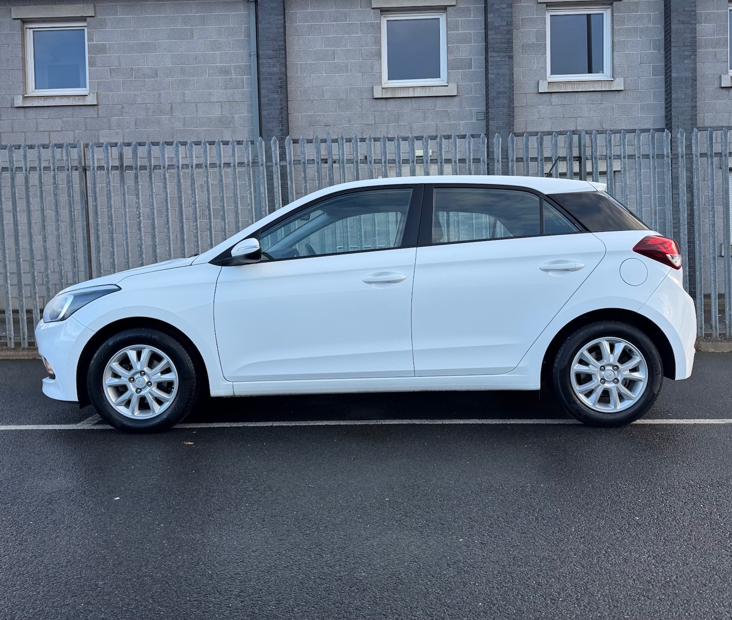 Used Hyundai i20 2017 for sale - 76847035: Photo 8