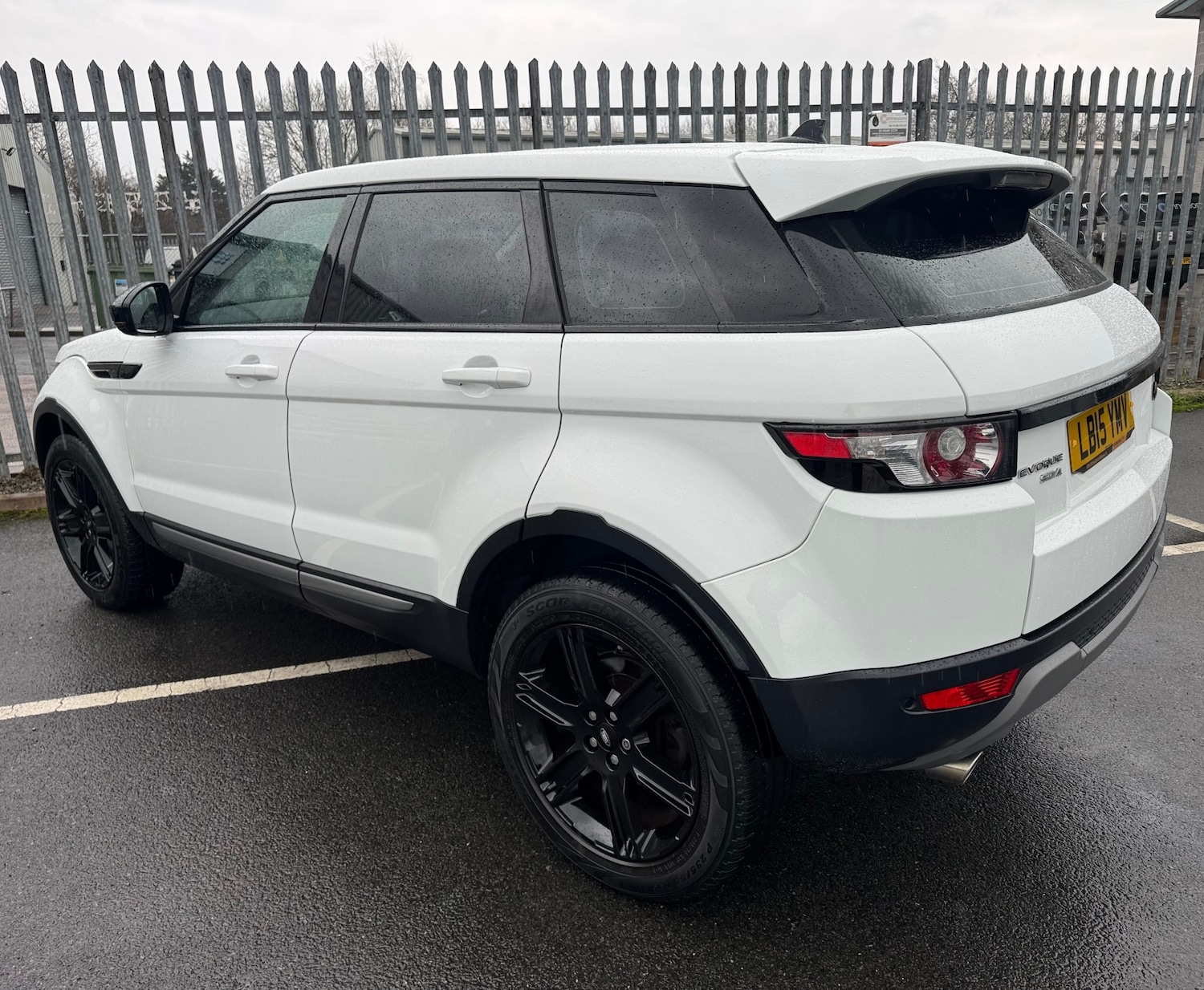 Used Land Rover Range Rover Evoque 2015 for sale - 77289281: Photo 4